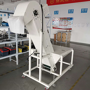 輸送機 